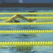uclastudent_swimmingatwoodenrecreation