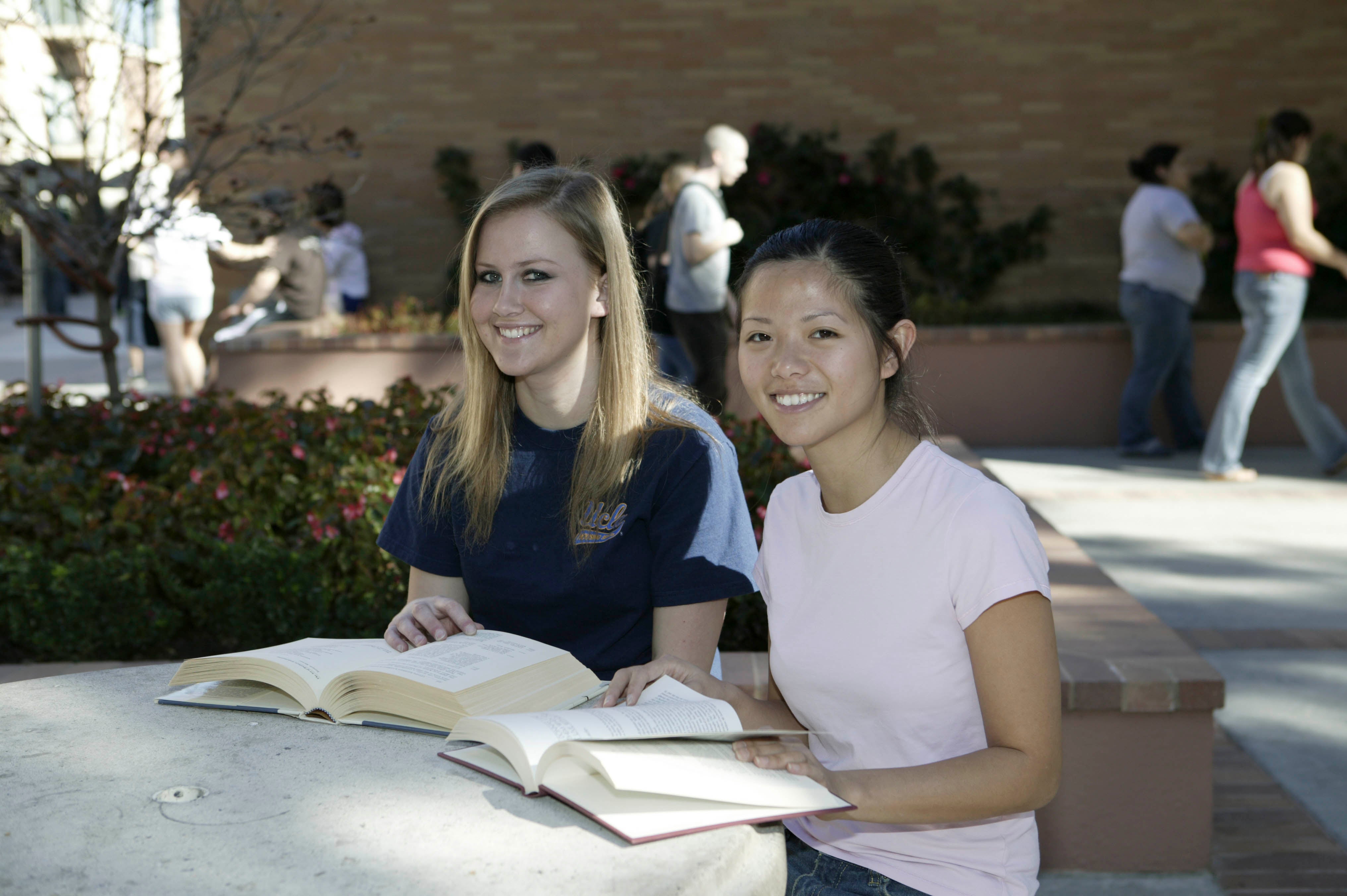 uclastudents_studying